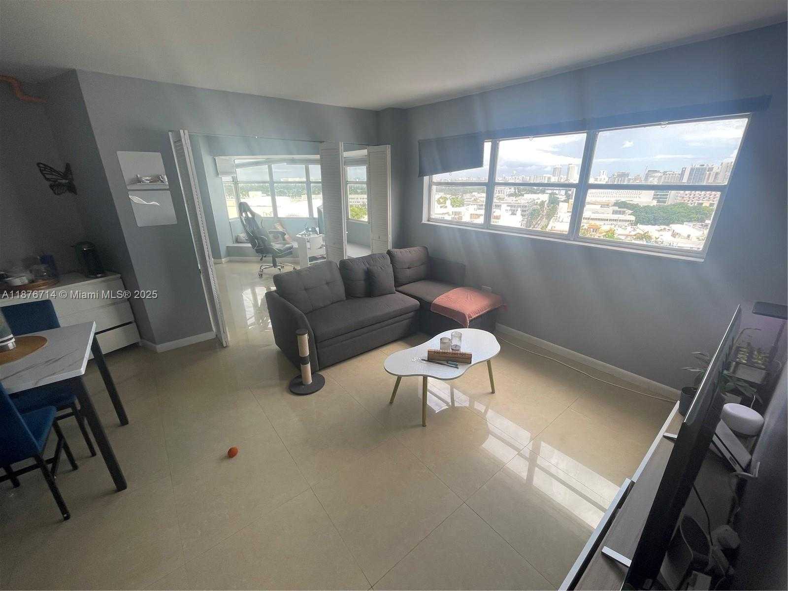 Small Image of 1881 WASHINGTON AVE #15C, Miami Beach Number 3
