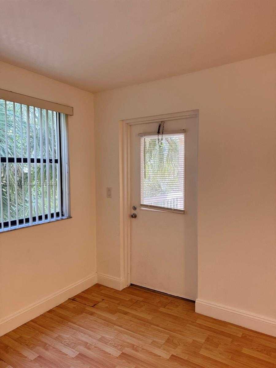 Small Image of 8100 GENEVA CT #333, Doral Number 10