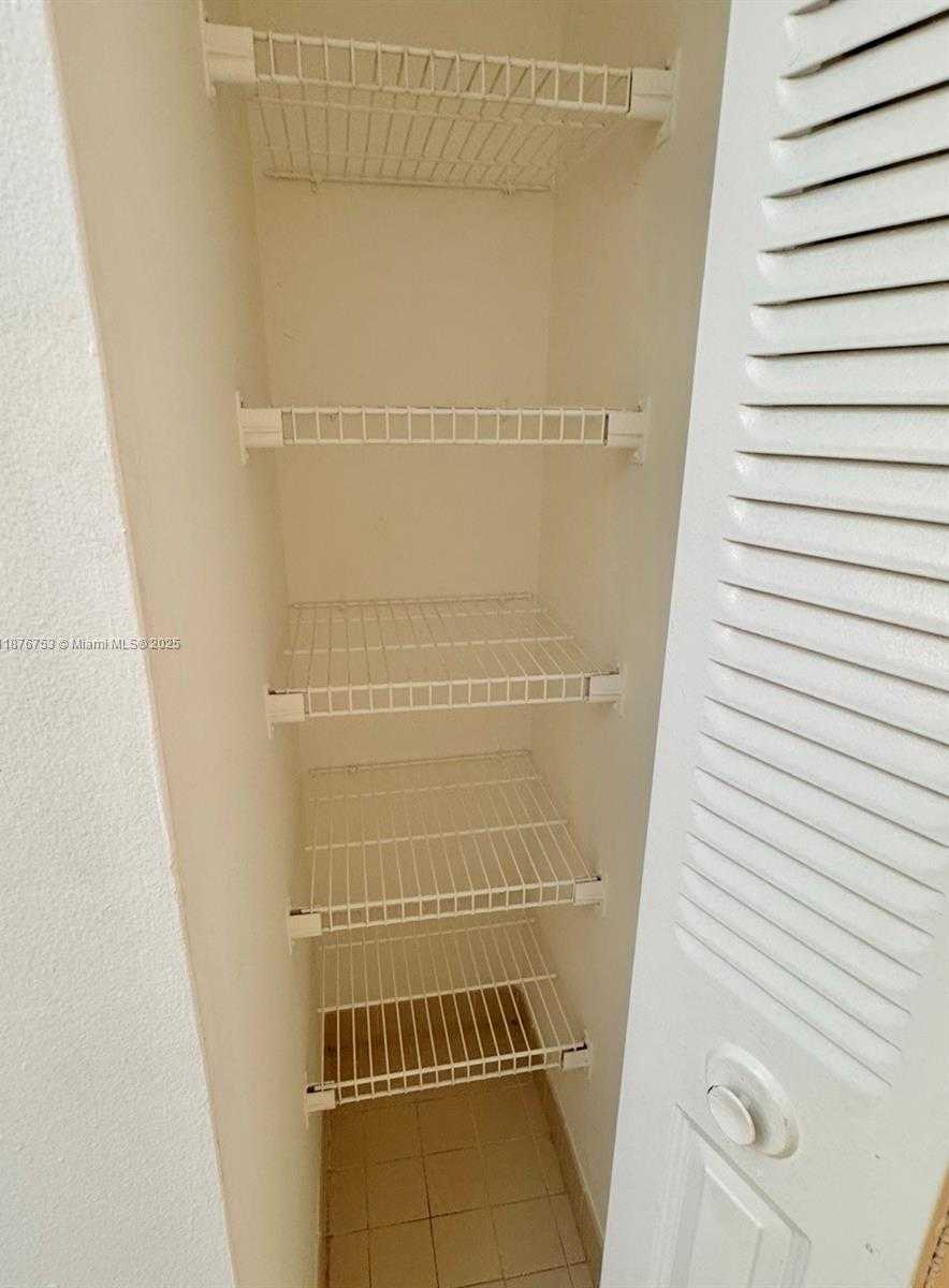Small Image of 8100 GENEVA CT #333, Doral Number 14