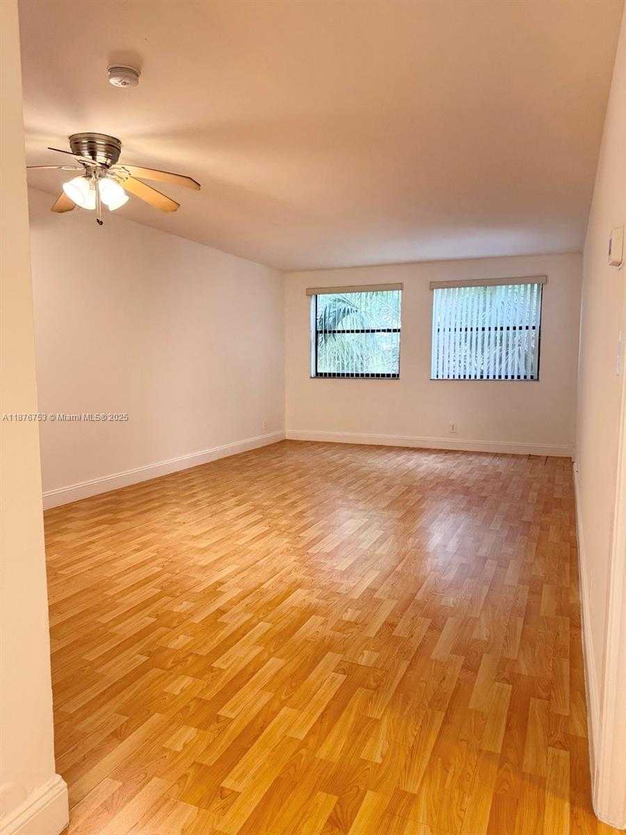 Small Image of 8100 GENEVA CT #333, Doral Number 8