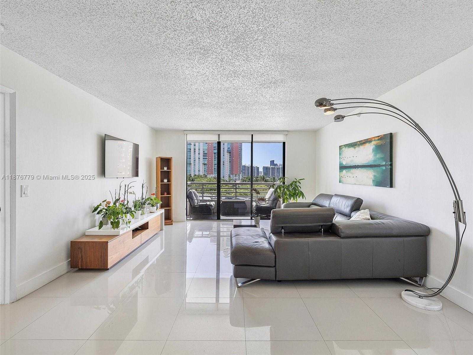 Small Image of 3300 NORTH EAST 191ST ST #717, Aventura Number 2