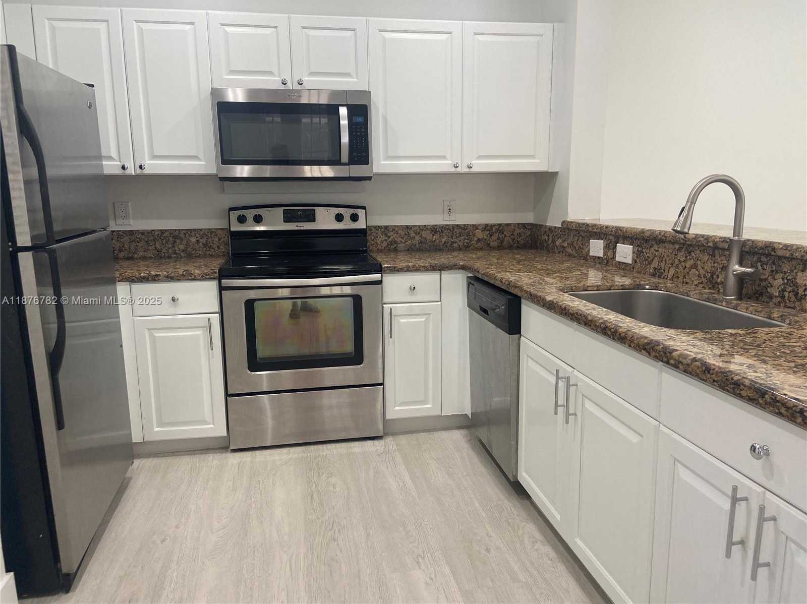 Small Image of 241 EAST BAYRIDGE DR, Weston Number 11