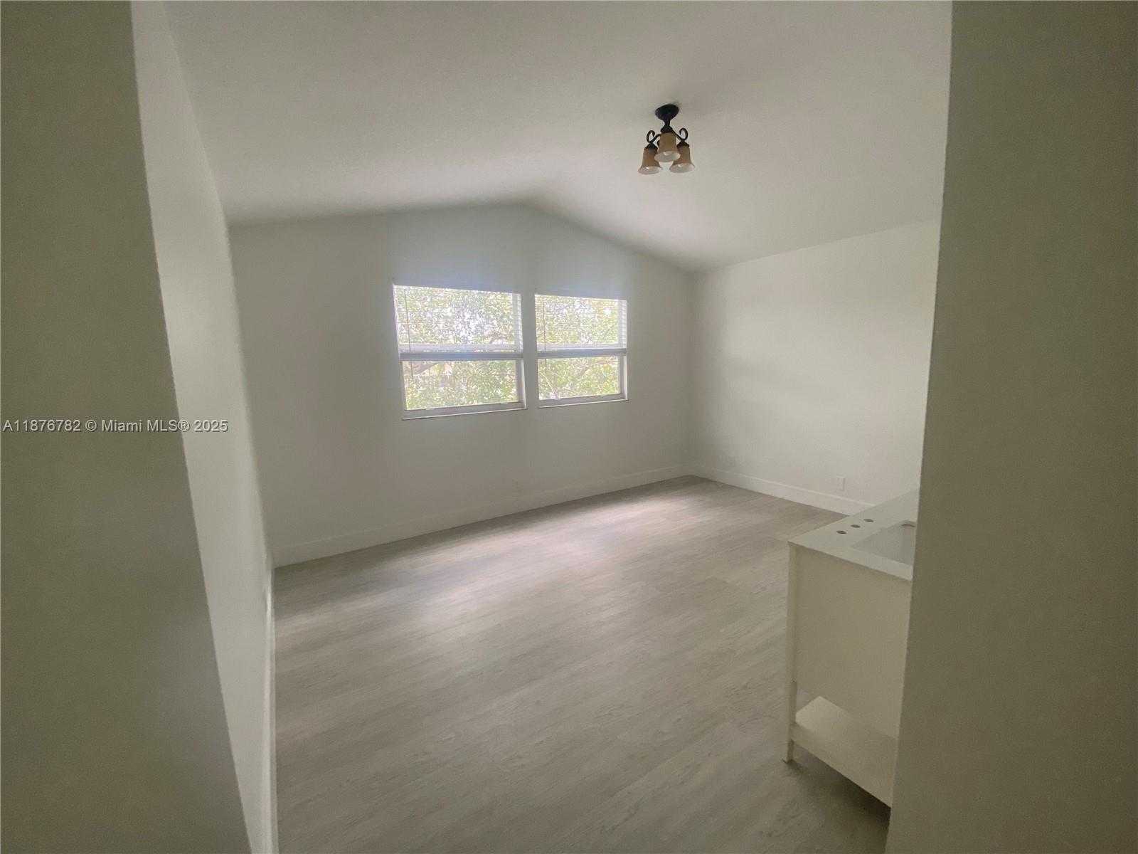 Small Image of 241 EAST BAYRIDGE DR, Weston Number 17