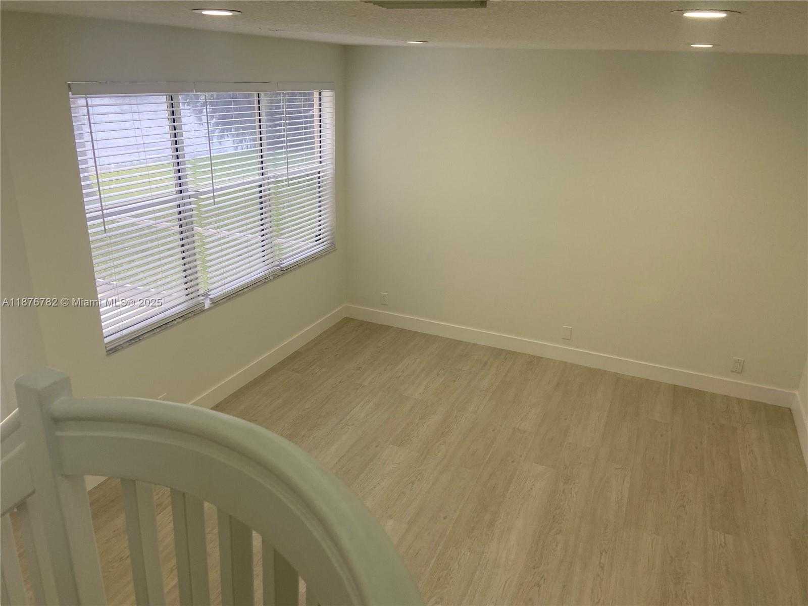 Small Image of 241 EAST BAYRIDGE DR, Weston Number 19