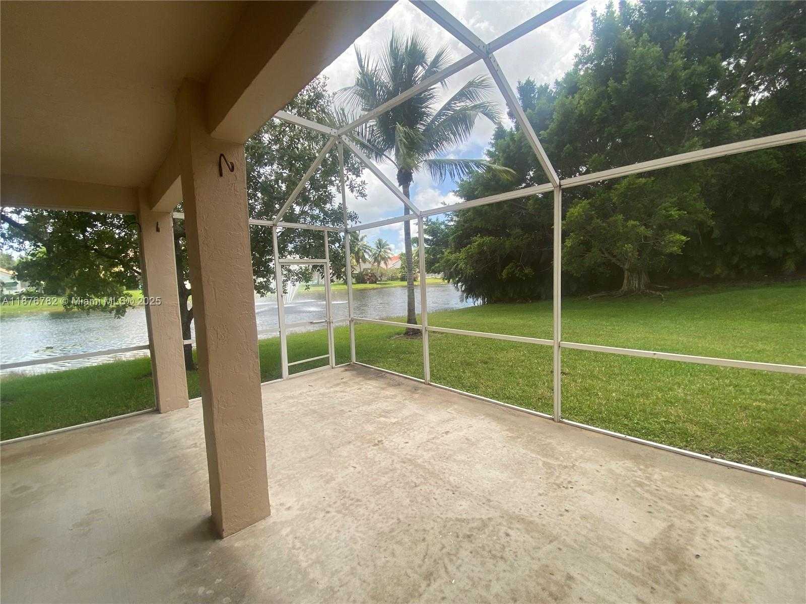 Small Image of 241 EAST BAYRIDGE DR, Weston Number 21