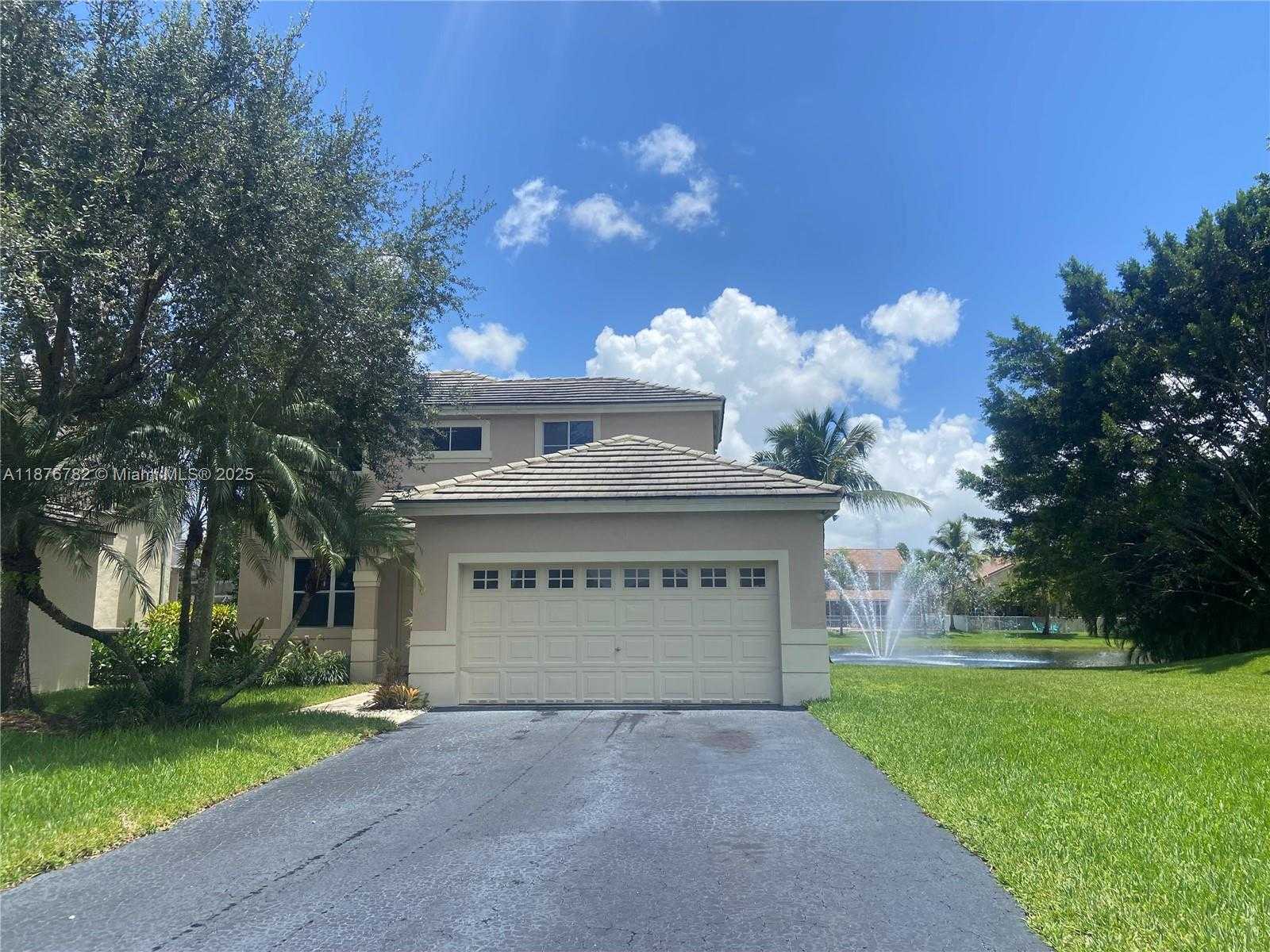 Small Image of 241 EAST BAYRIDGE DR, Weston Number 3