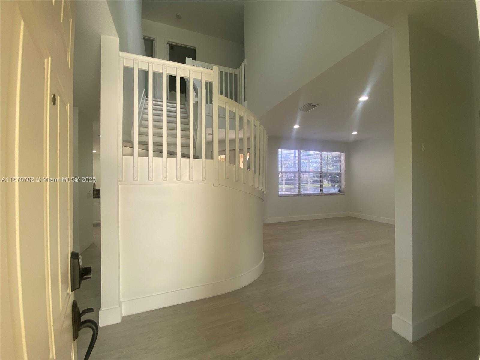 Small Image of 241 EAST BAYRIDGE DR, Weston Number 6