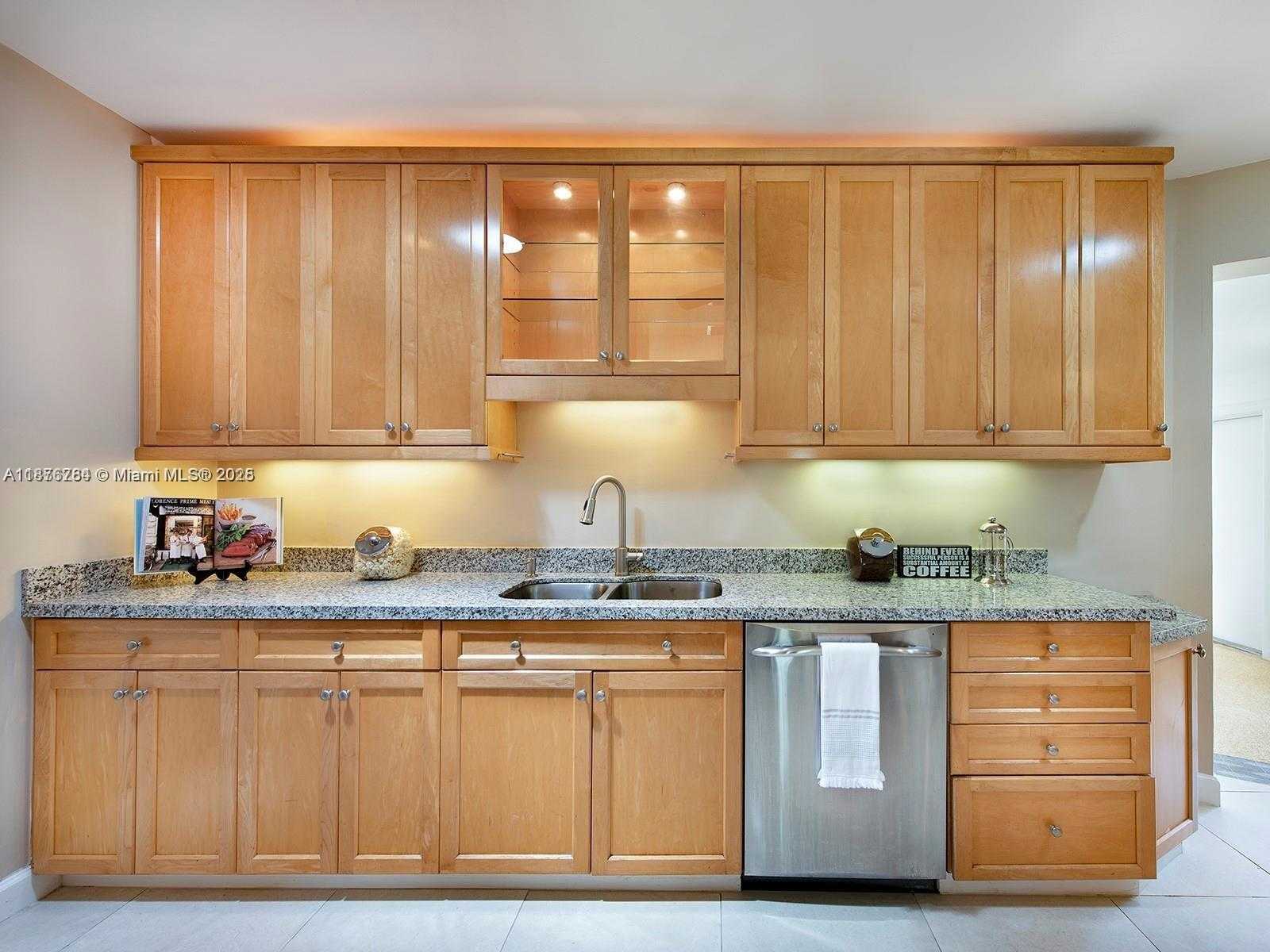 Small Image of 10643 NORTH EAST 10TH PL, Miami Shores Number 17