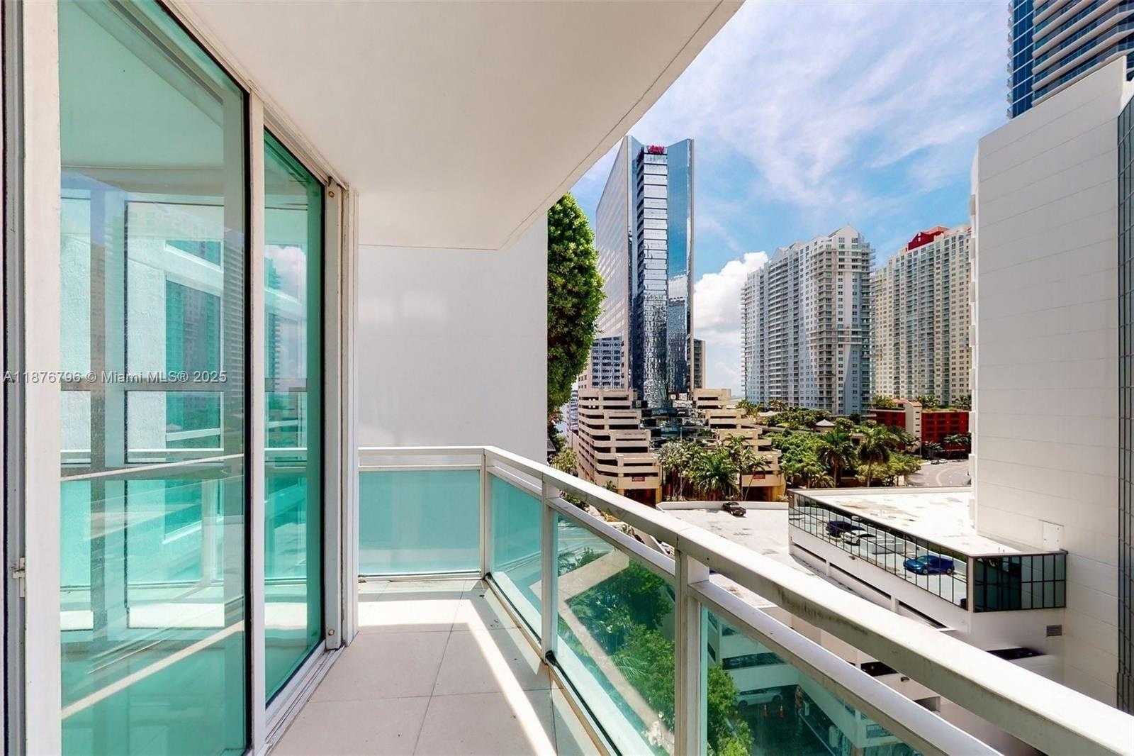 Small Image of 951 BRICKELL AVE #810, Miami Number 2