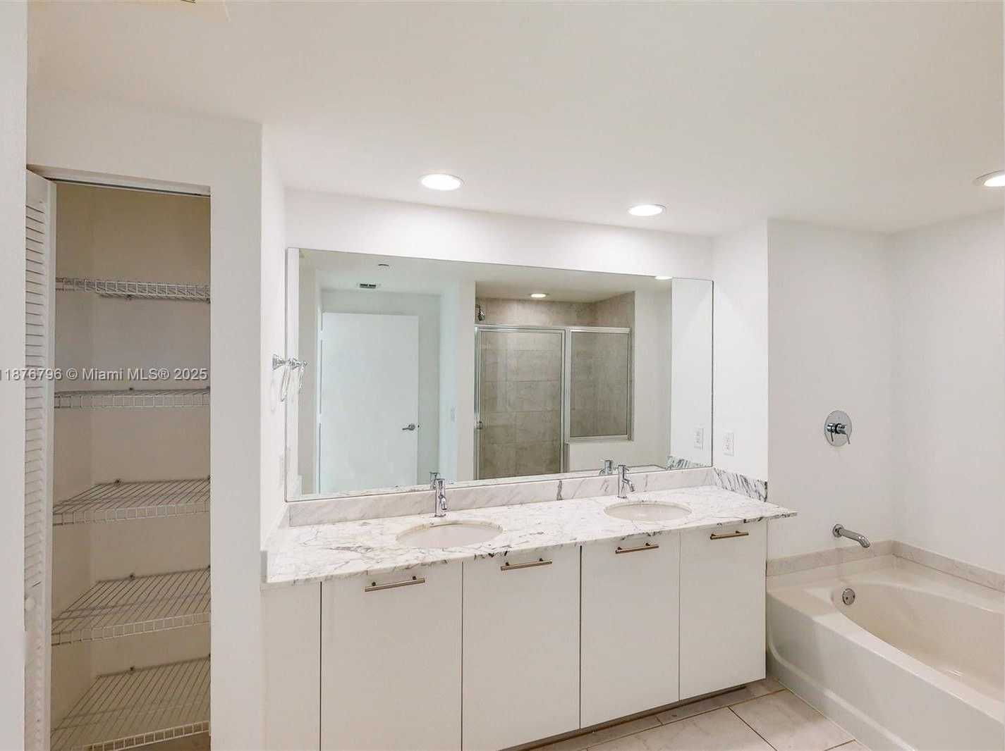 Small Image of 951 BRICKELL AVE #810, Miami Number 21