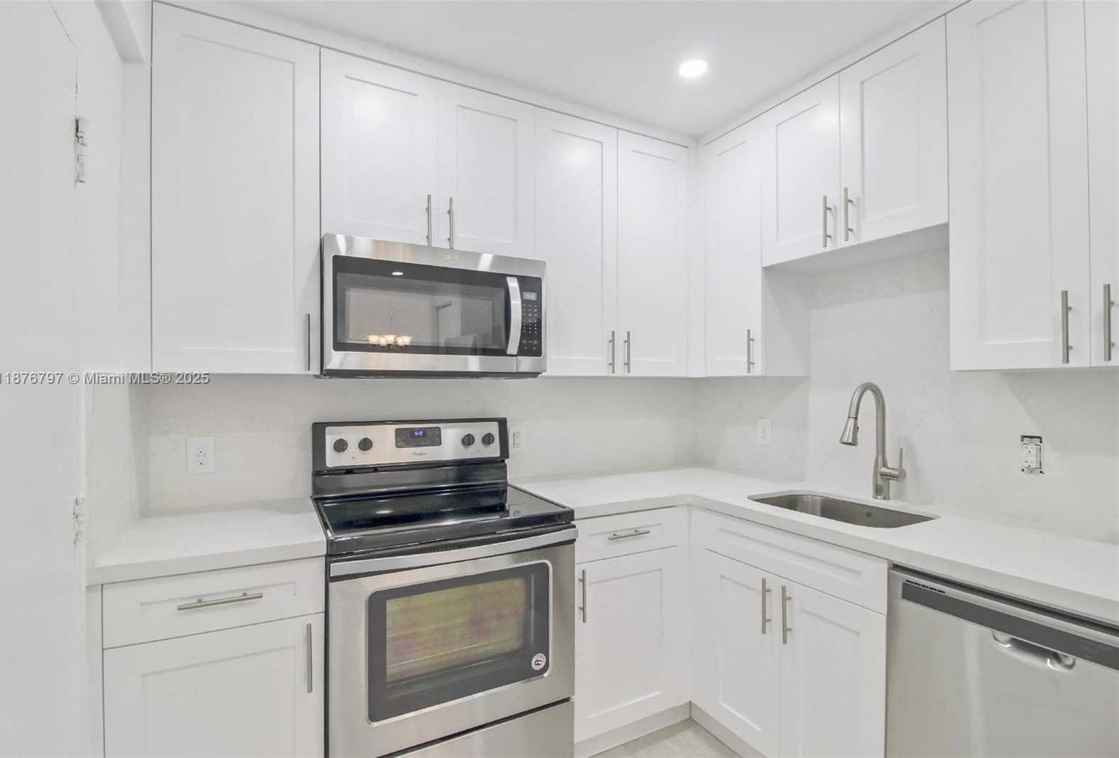 Small Image of 800 WEST AVE #822, Miami Beach Number 6