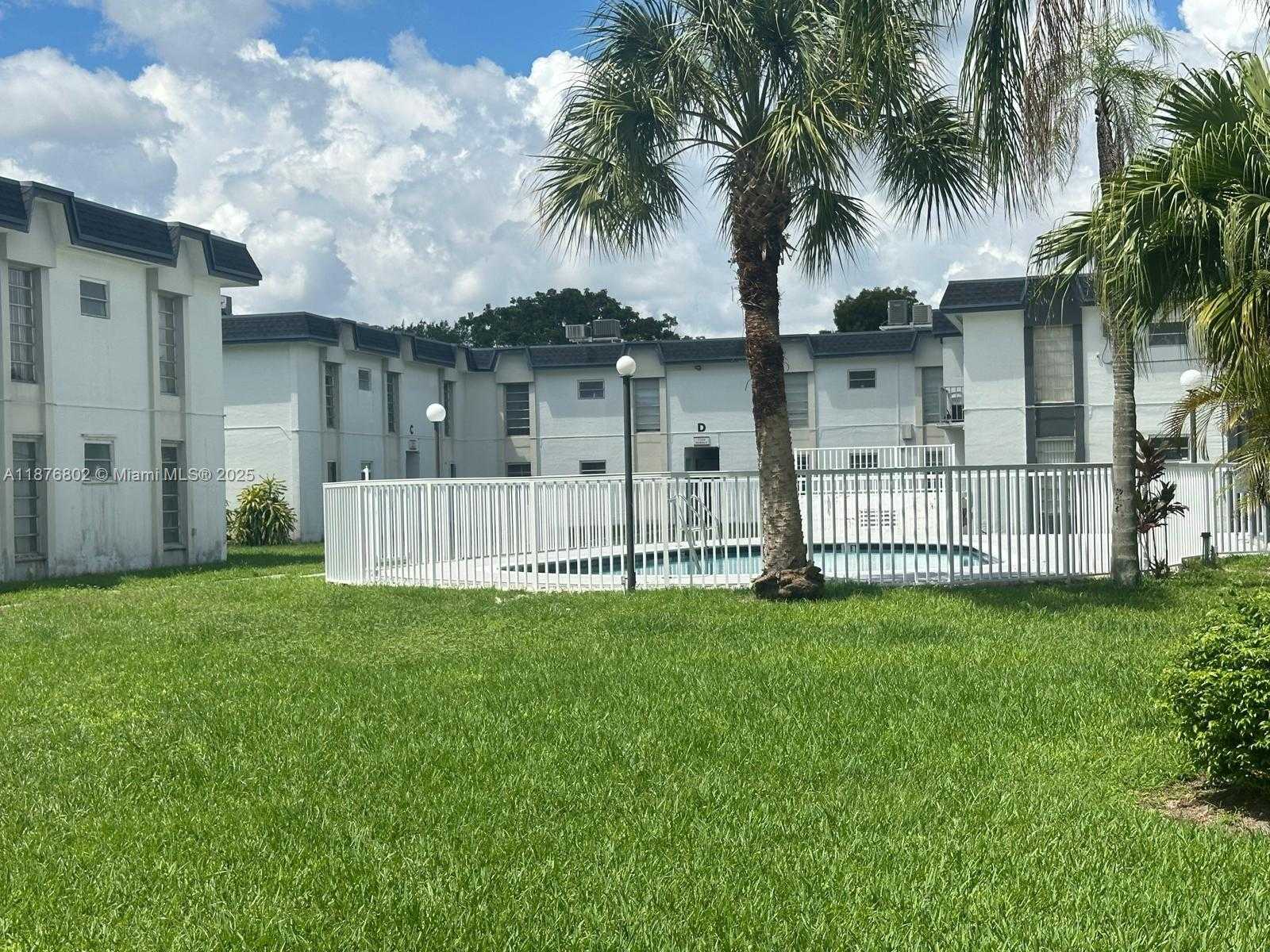 Small Image of 7215 SOUTH WEST 94TH PL #H1, Miami Number 16