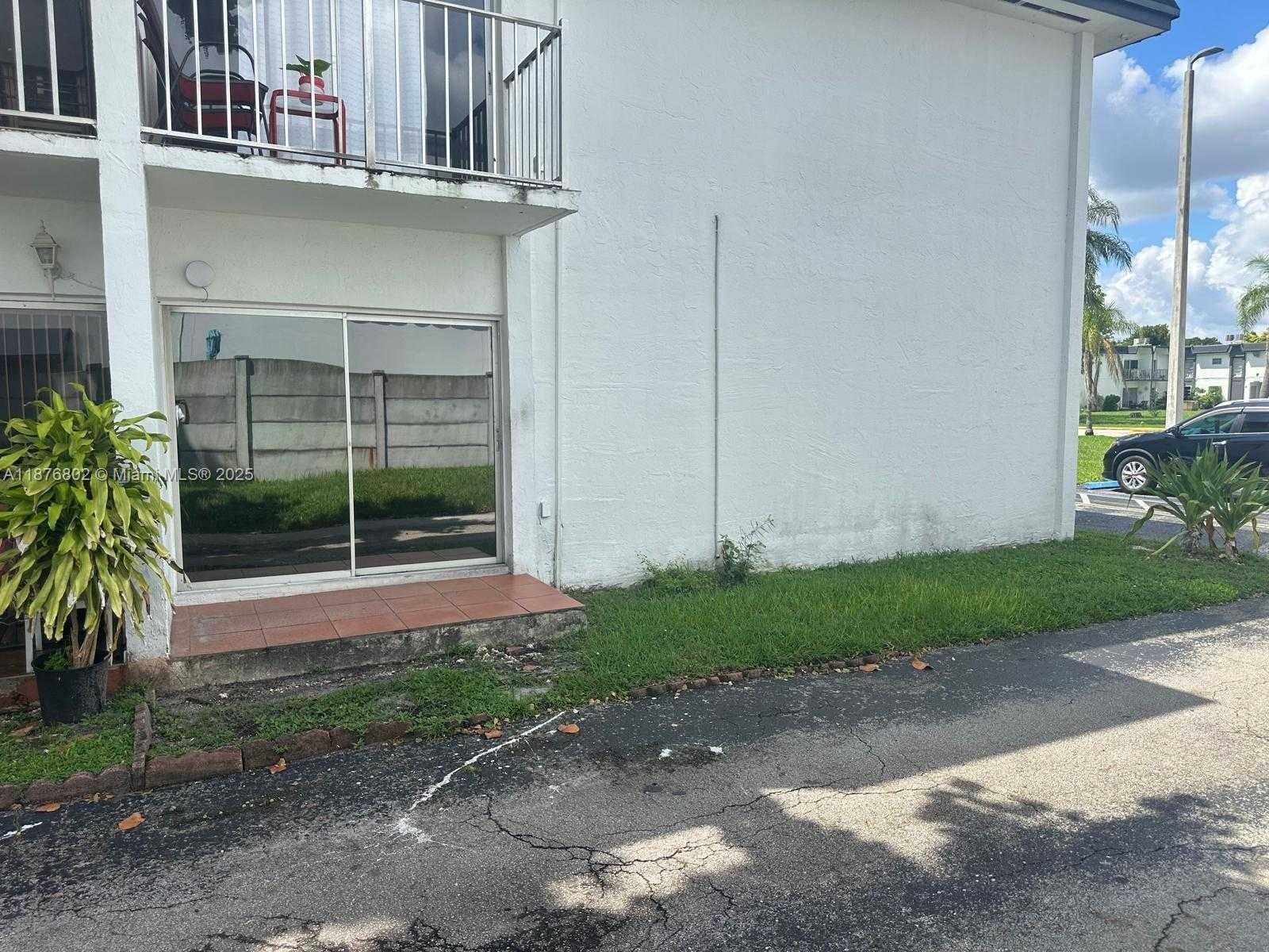 Small Image of 7215 SOUTH WEST 94TH PL #H1, Miami Number 17