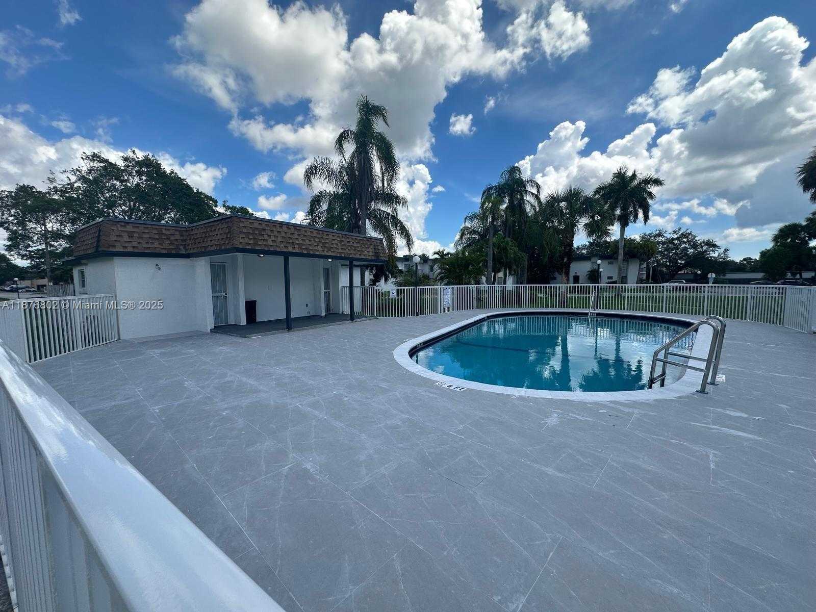 Small Image of 7215 SOUTH WEST 94TH PL #H1, Miami Number 19