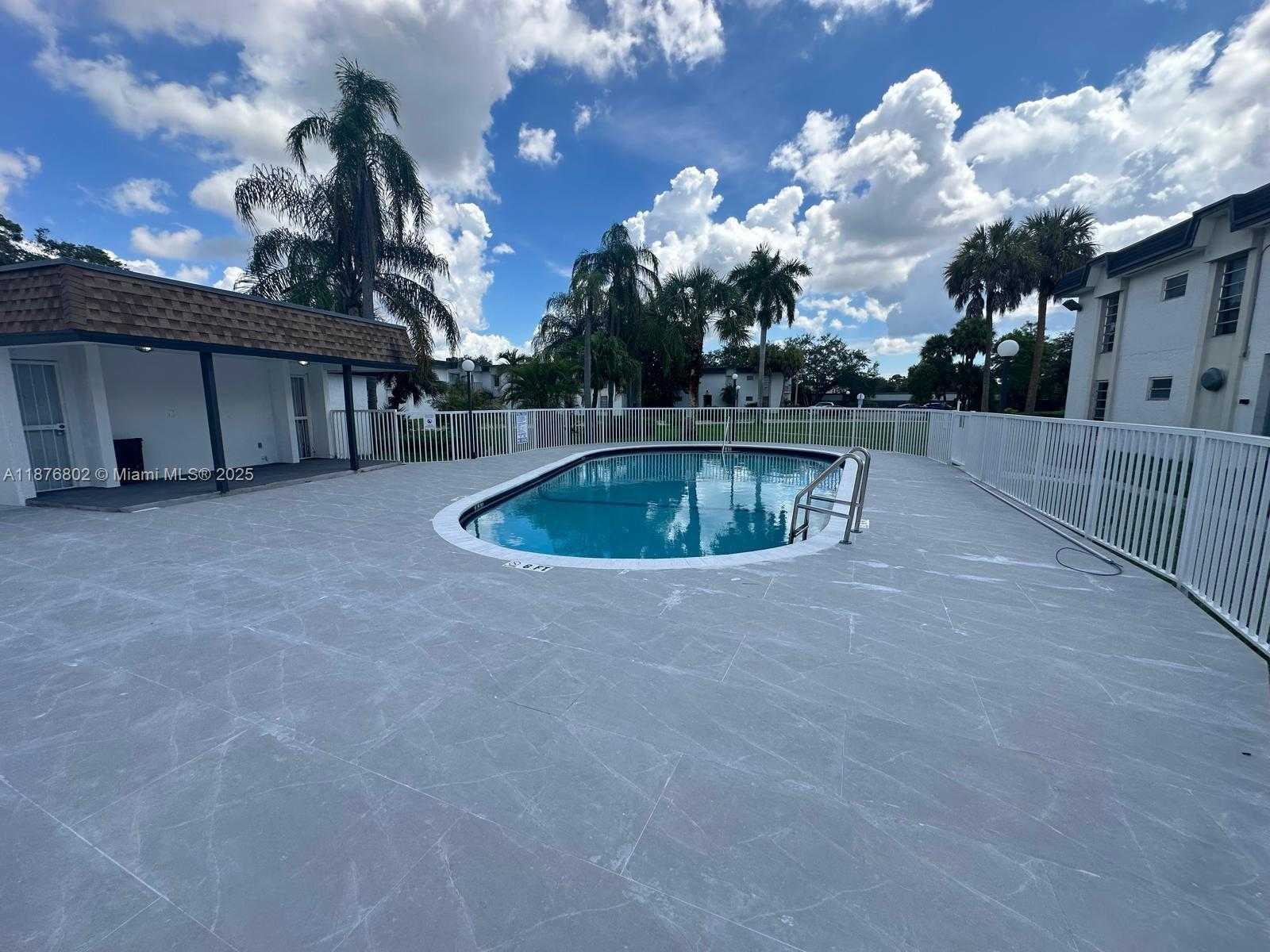 Small Image of 7215 SOUTH WEST 94TH PL #H1, Miami Number 20