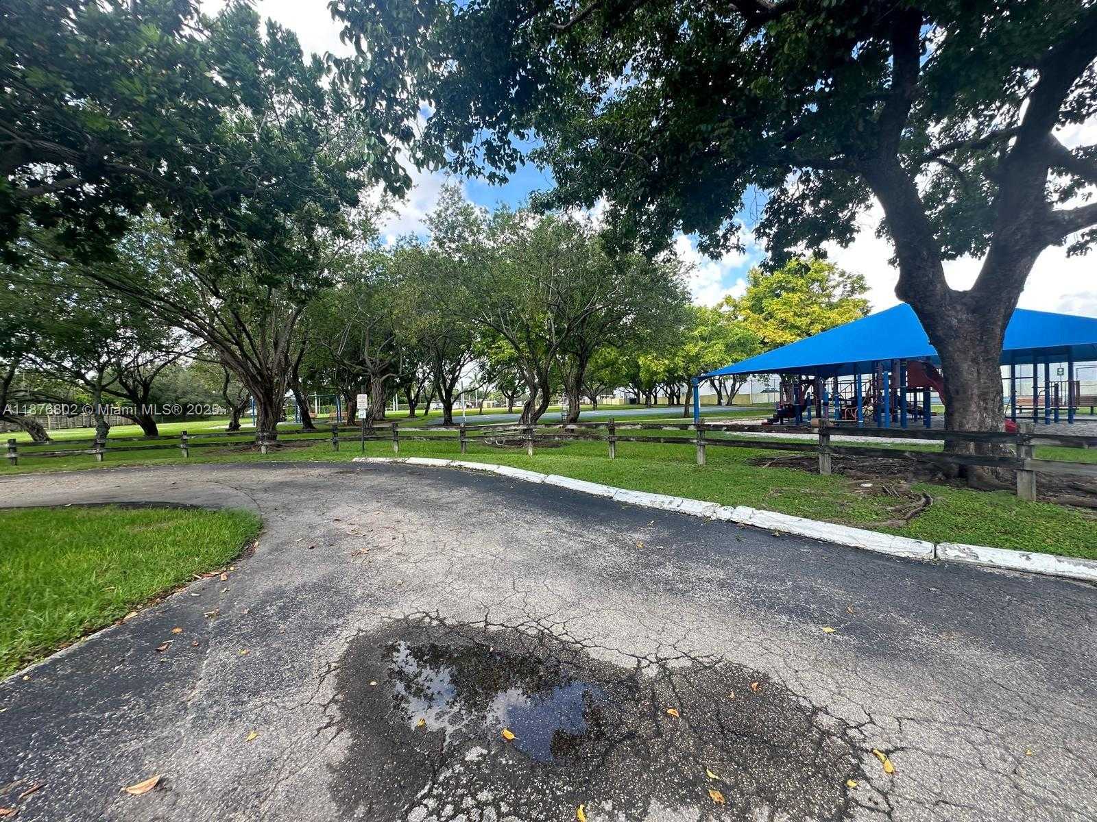 Small Image of 7215 SOUTH WEST 94TH PL #H1, Miami Number 23