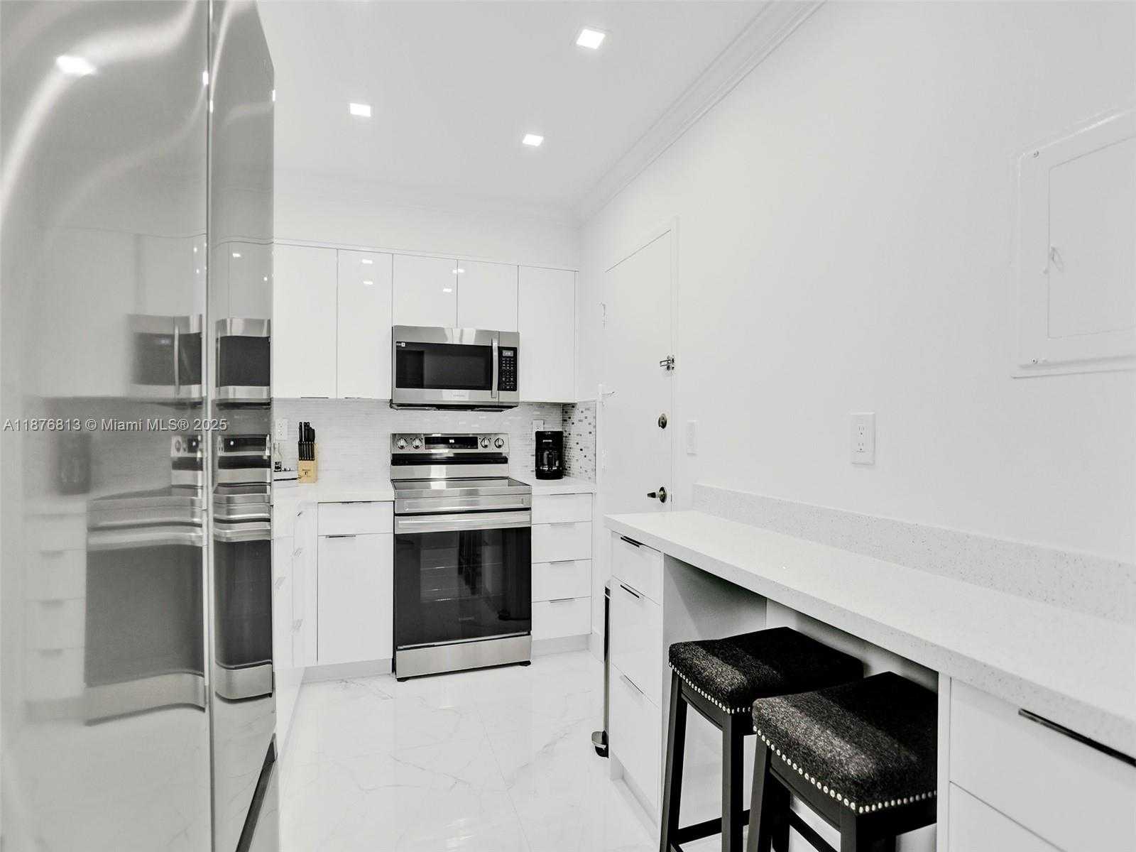 Small Image of 2501 SOUTH OCEAN DR #639 (available now), Hollywood Number 14