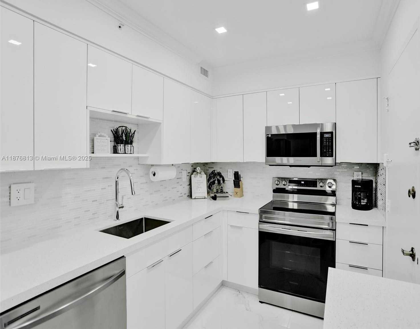 Small Image of 2501 SOUTH OCEAN DR #639 (available now), Hollywood Number 16