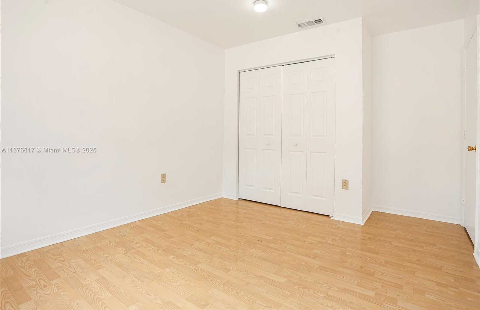 Small Image of 19921 NORTH WEST 86TH AVE, Hialeah Number 24