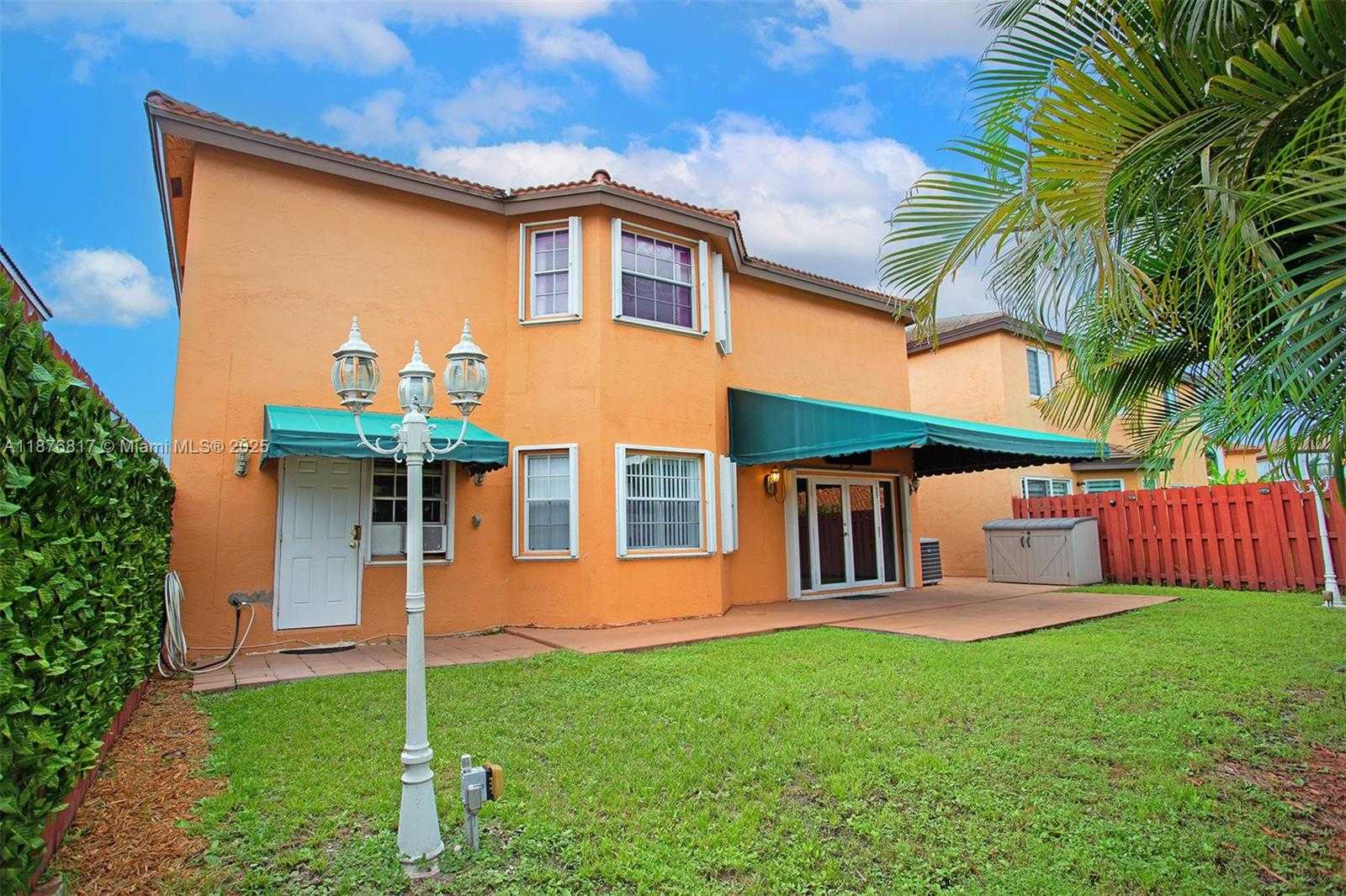 Small Image of 19921 NORTH WEST 86TH AVE, Hialeah Number 4