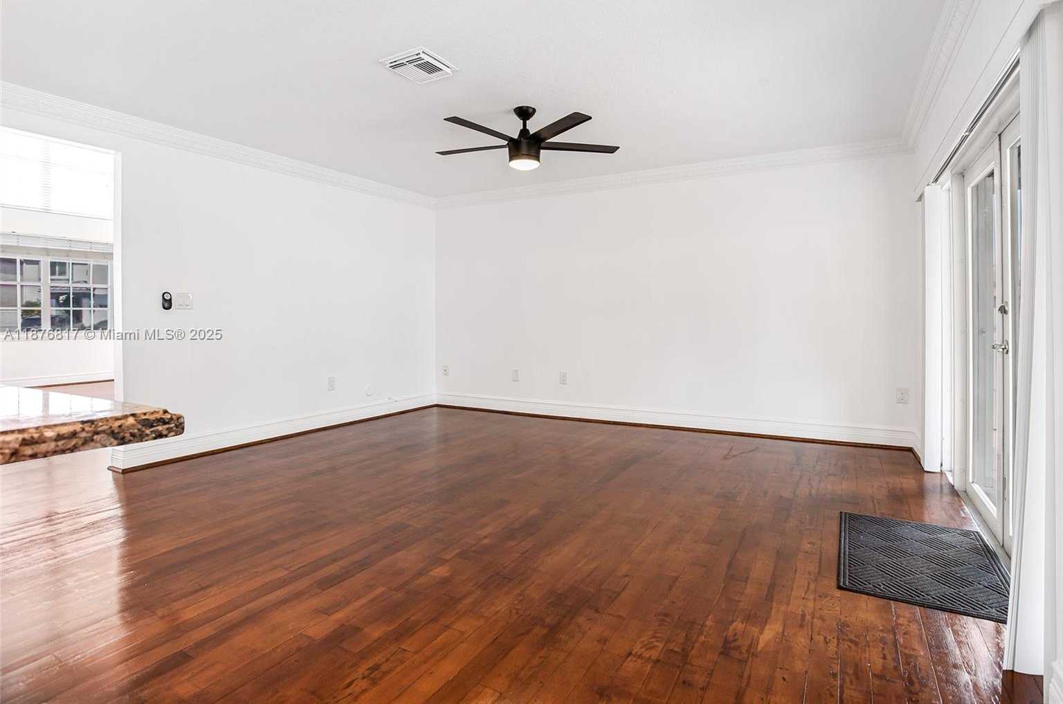 Small Image of 19921 NORTH WEST 86TH AVE, Hialeah Number 43
