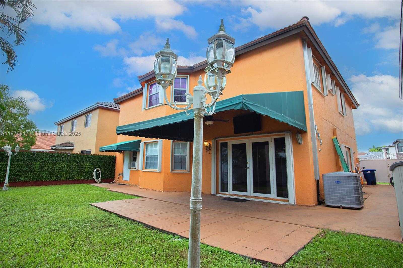 Small Image of 19921 NORTH WEST 86TH AVE, Hialeah Number 5