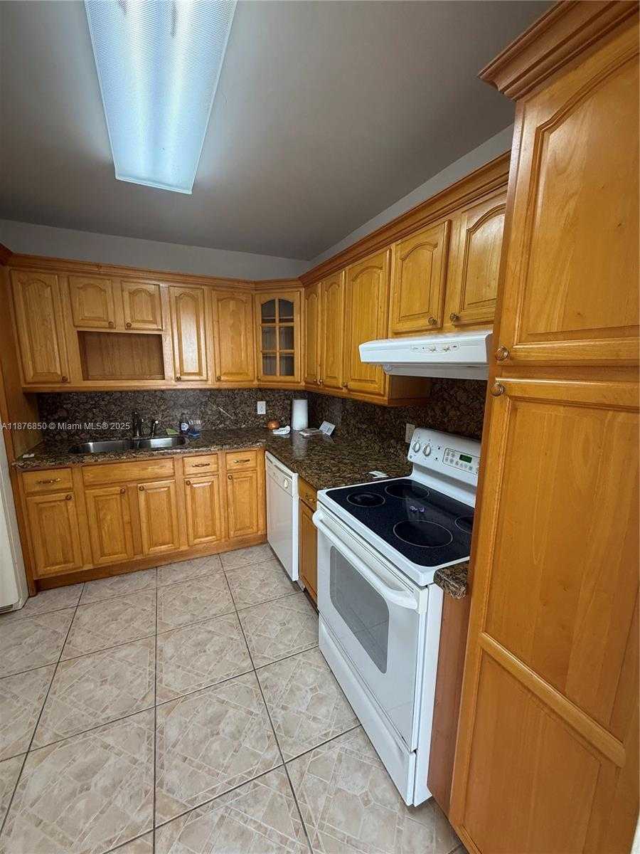 Small Image of 2025 NORTH EAST 164TH ST #806, North Miami Beach Number 2