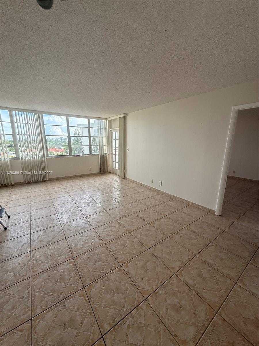 Small Image of 2025 NORTH EAST 164TH ST #806, North Miami Beach Number 3