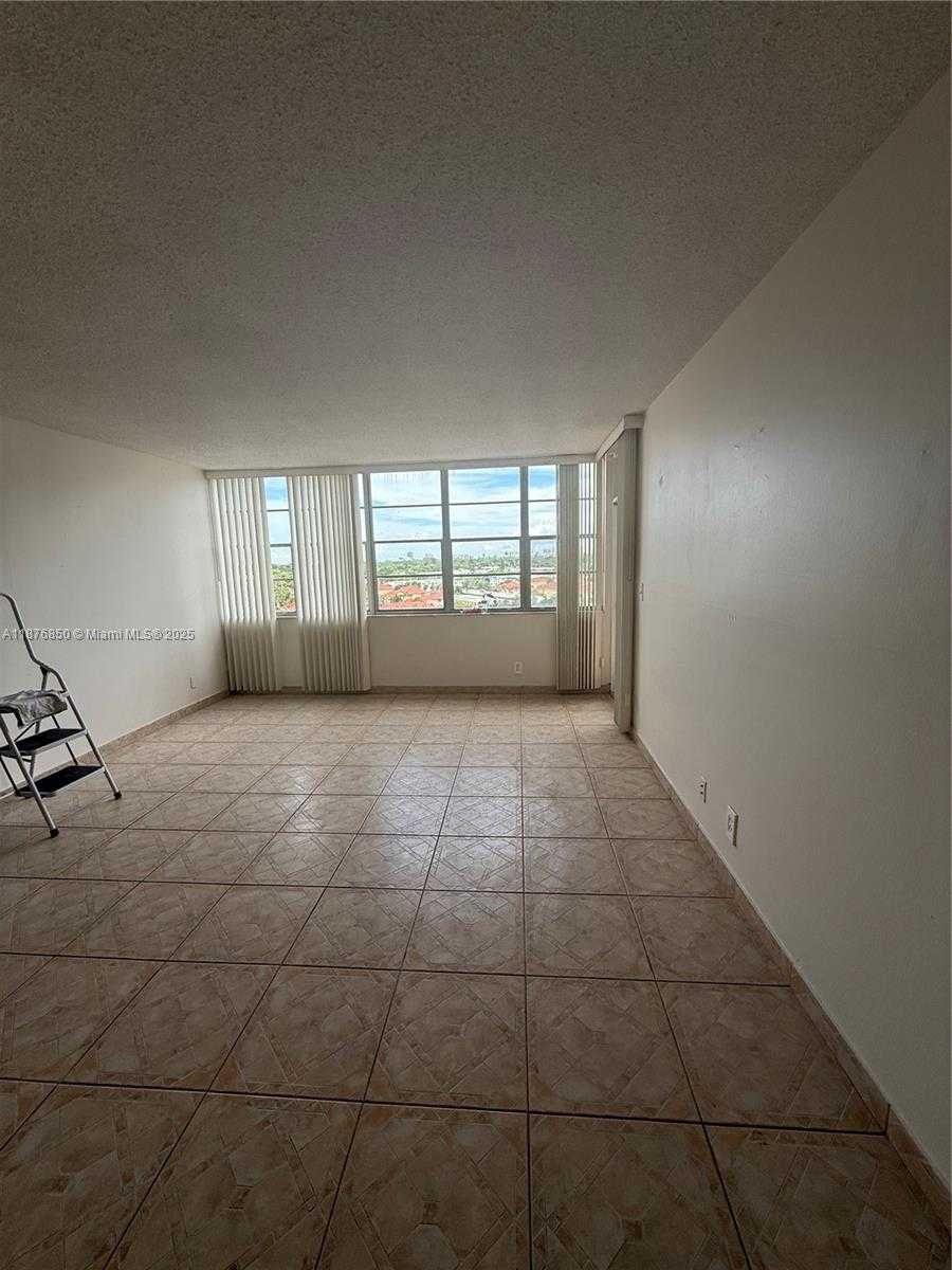 Small Image of 2025 NORTH EAST 164TH ST #806, North Miami Beach Number 4