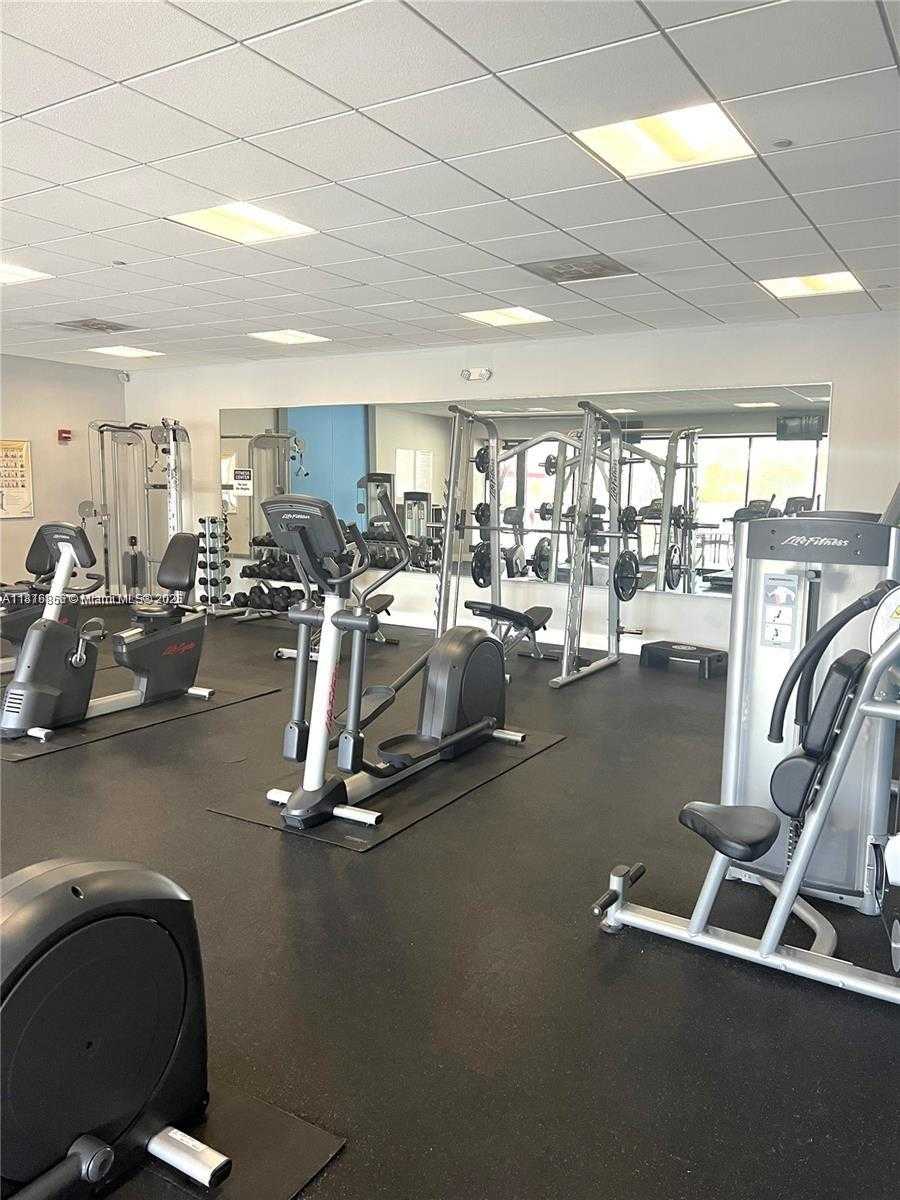 Small Image of 3675 NORTH COUNTRY CLUB DR #507, Aventura Number 11
