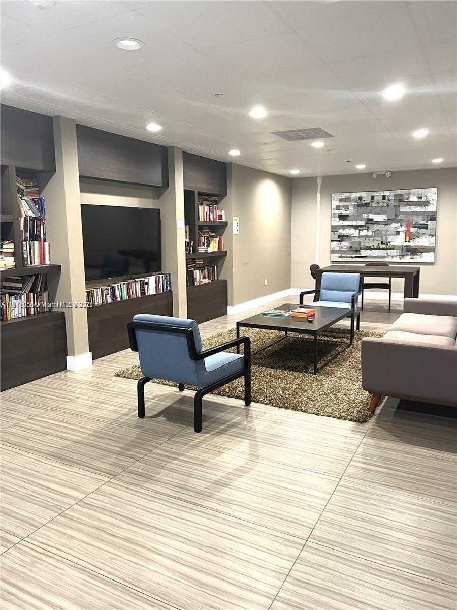 Small Image of 3675 NORTH COUNTRY CLUB DR #507, Aventura Number 16