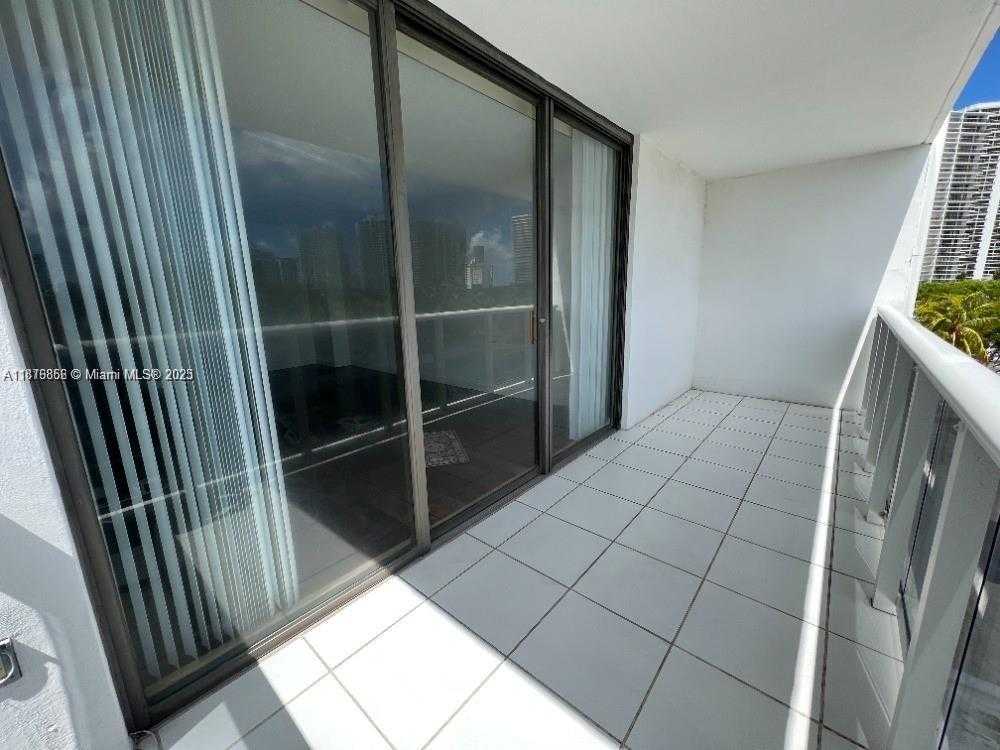 Small Image of 3675 NORTH COUNTRY CLUB DR #507, Aventura Number 9