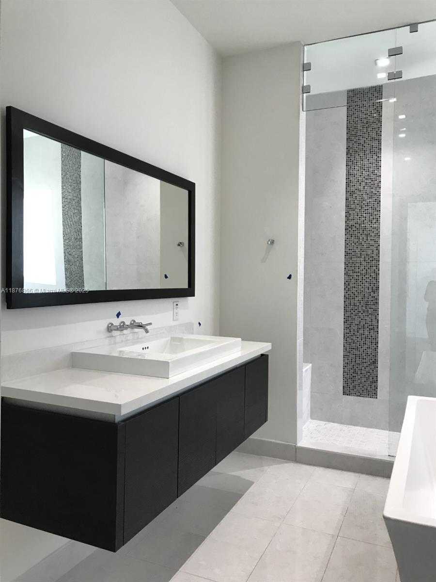 Small Image of 8225 NORTH WEST 34TH ST, Doral Number 11