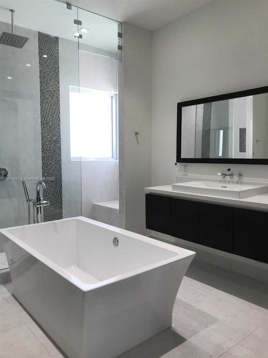 Small Image of 8225 NORTH WEST 34TH ST, Doral Number 12