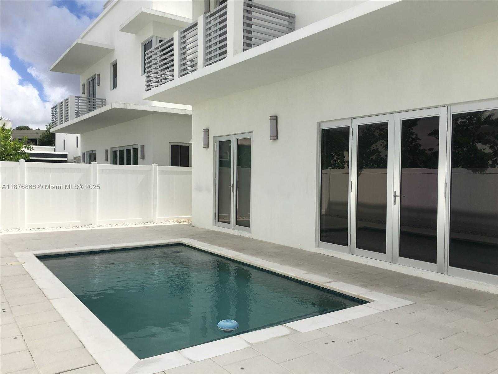 Small Image of 8225 NORTH WEST 34TH ST, Doral Number 16