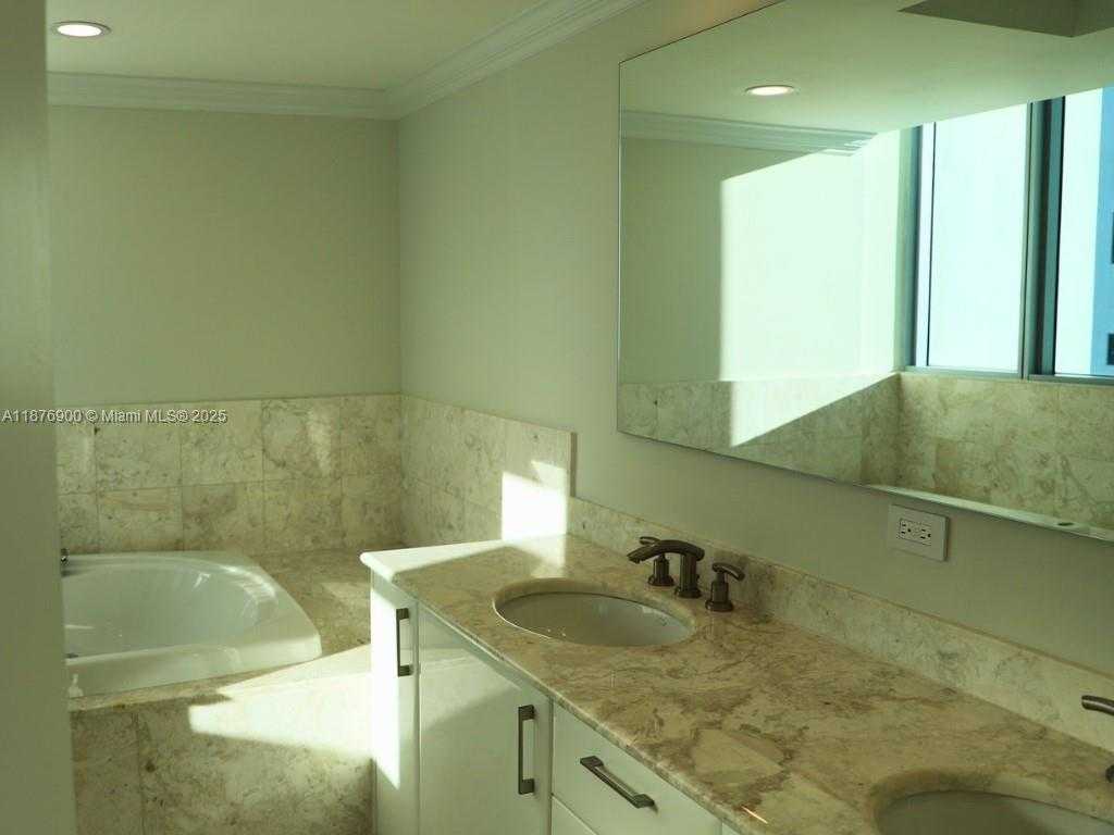 Small Image of 1331 BRICKELL BAY DR #2508, Miami Number 11