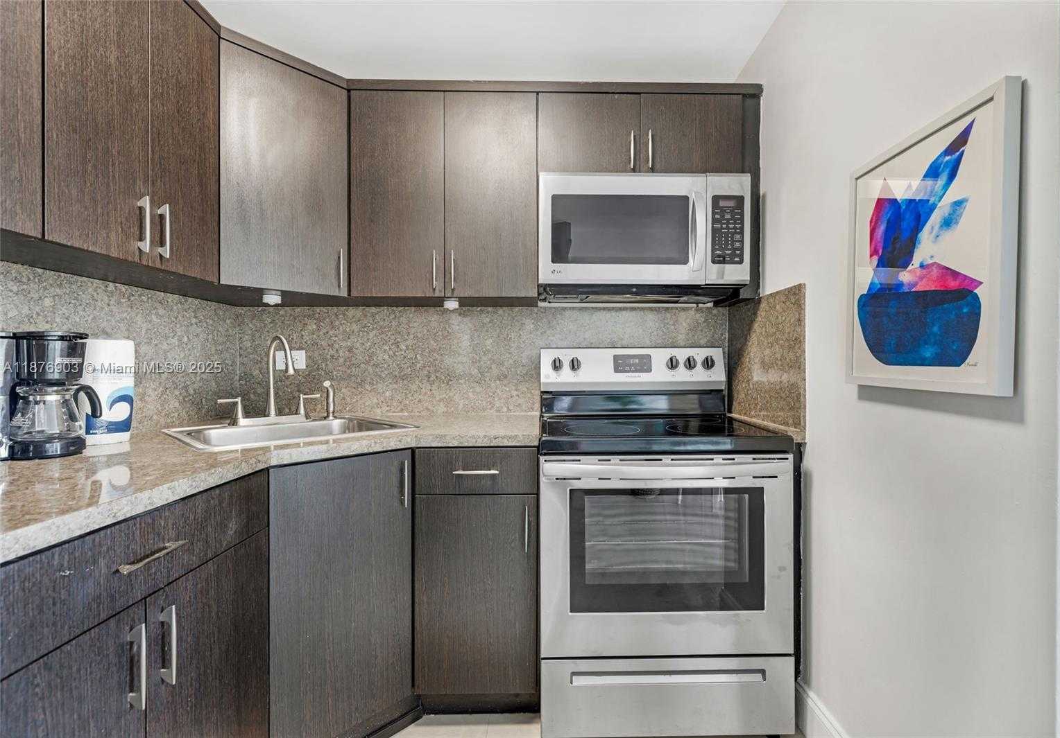 Small Image of 7904 WEST DR #715, North Bay Village Number 5
