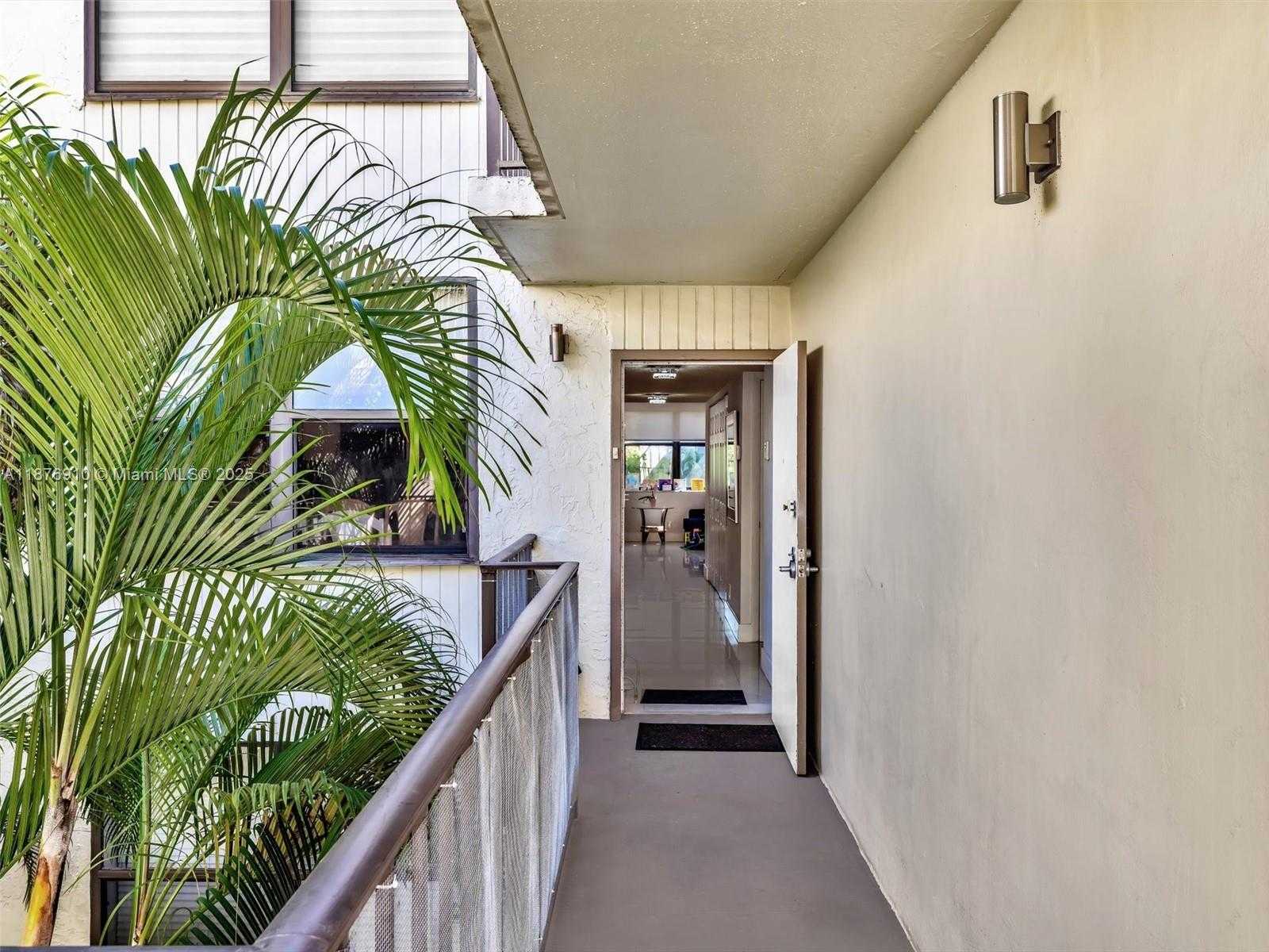 Small Image of 20401 NORTH EAST 30TH AVE #310-8, Aventura Number 25