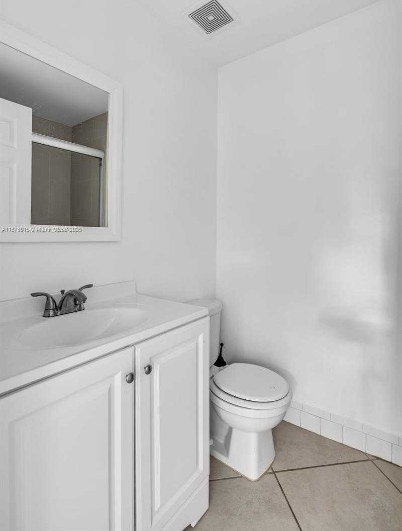 Small Image of 1559 MICHIGAN AVE #106, Miami Beach Number 17