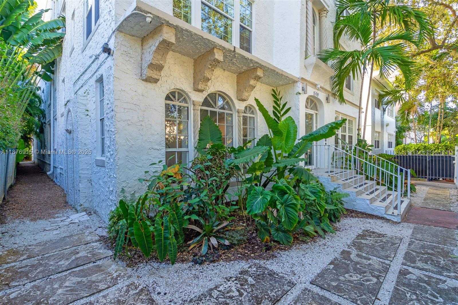 Small Image of 1559 MICHIGAN AVE #106, Miami Beach Number 3