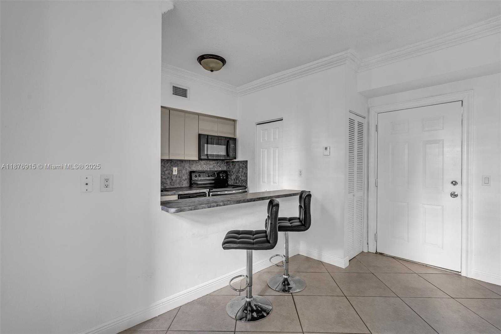 Small Image of 1559 MICHIGAN AVE #106, Miami Beach Number 8