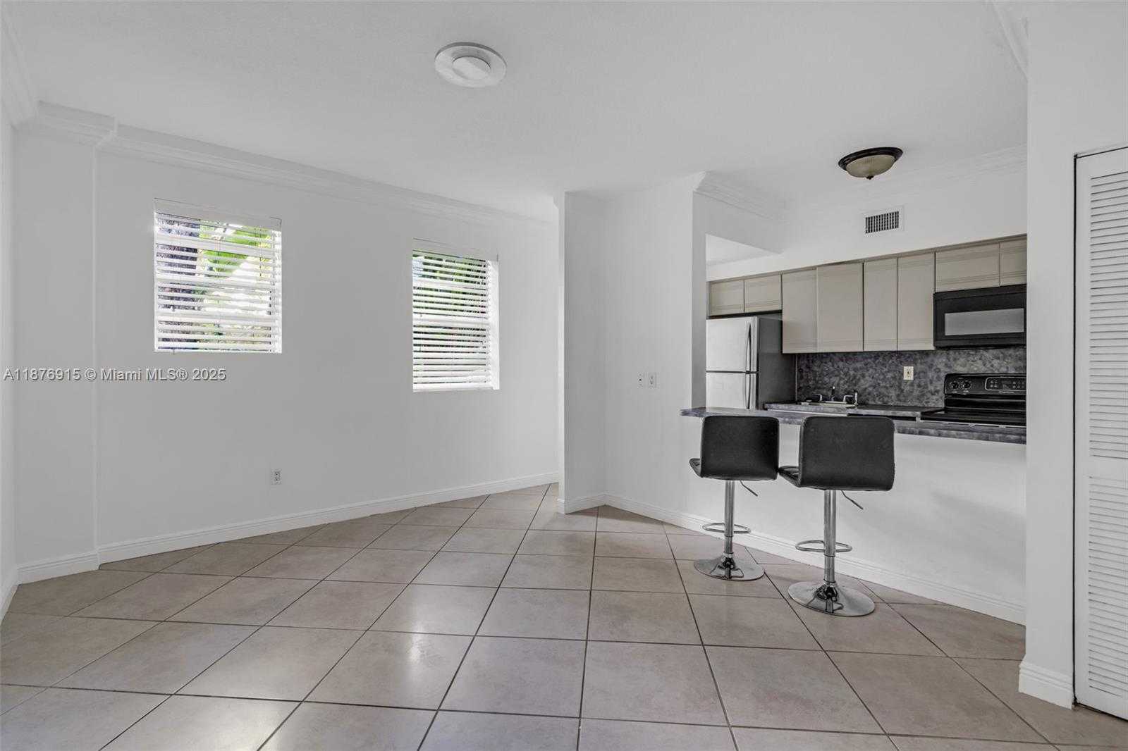 Small Image of 1559 MICHIGAN AVE #106, Miami Beach Number 9