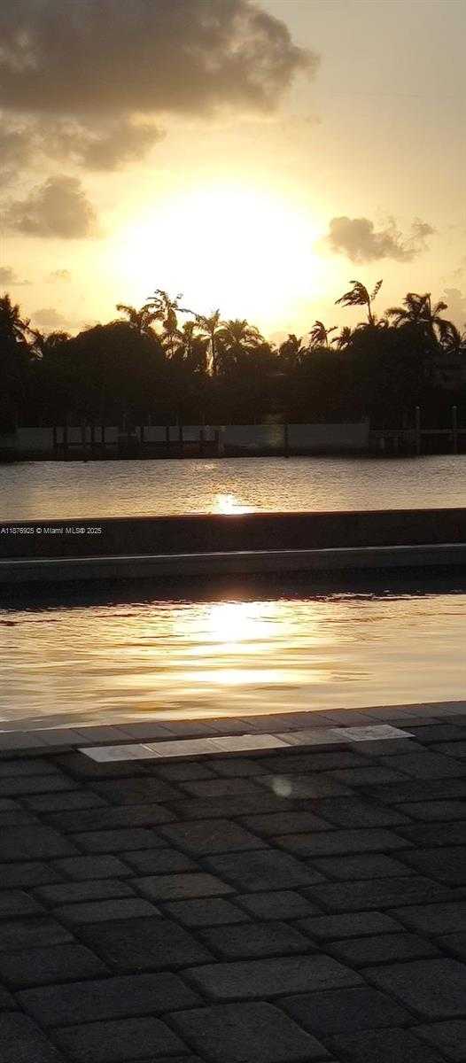 Small Image of 6484 INDIAN CREEK DR #133, Miami Beach Number 20