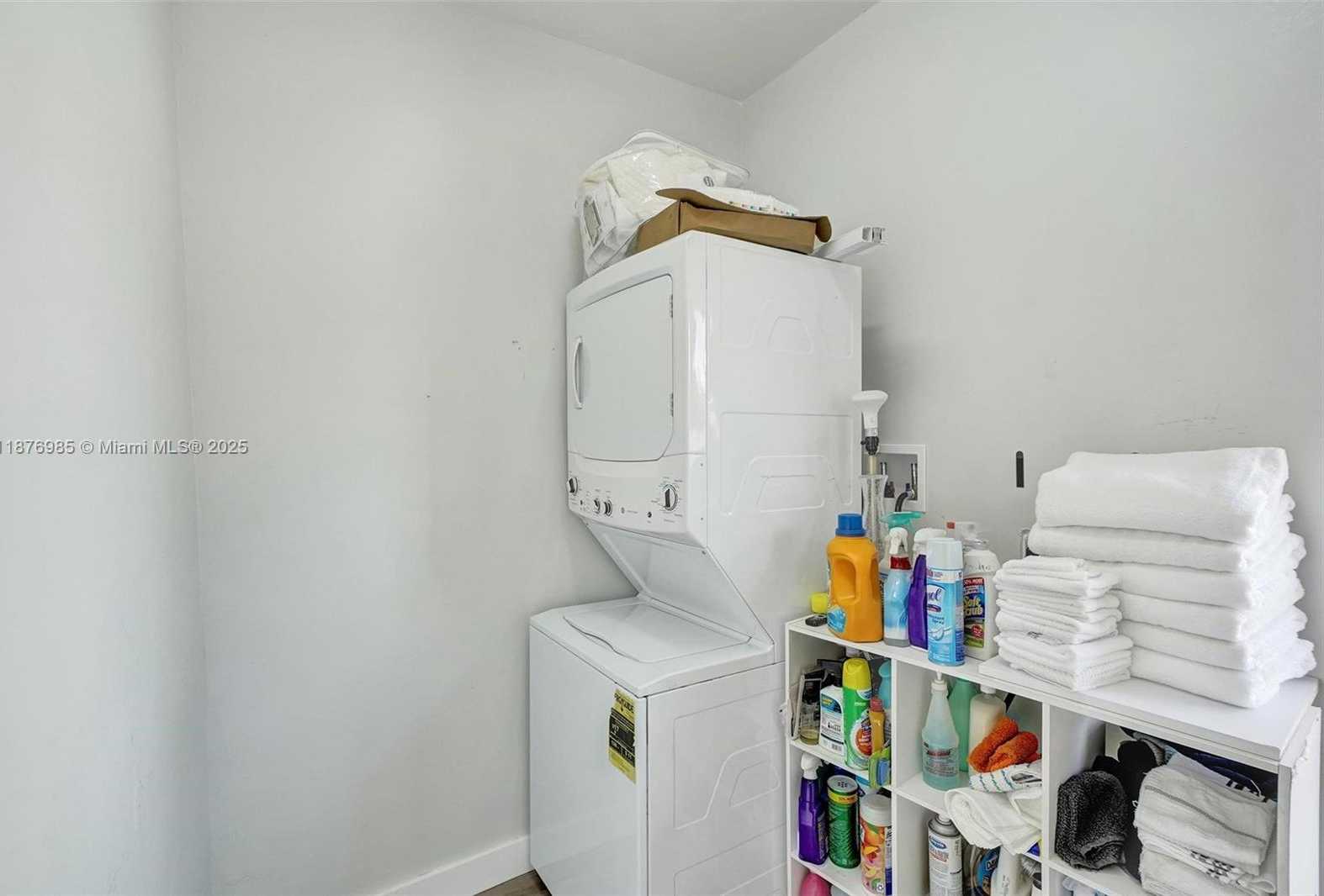 Small Image of 19625 NORTH WEST NW 6TH PL, Miami Gardens Number 37