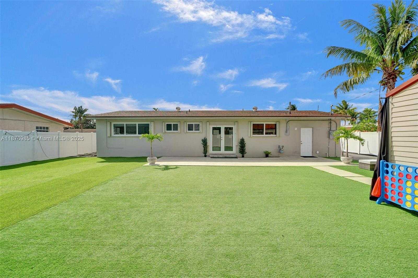 Small Image of 19625 NORTH WEST NW 6TH PL, Miami Gardens Number 39