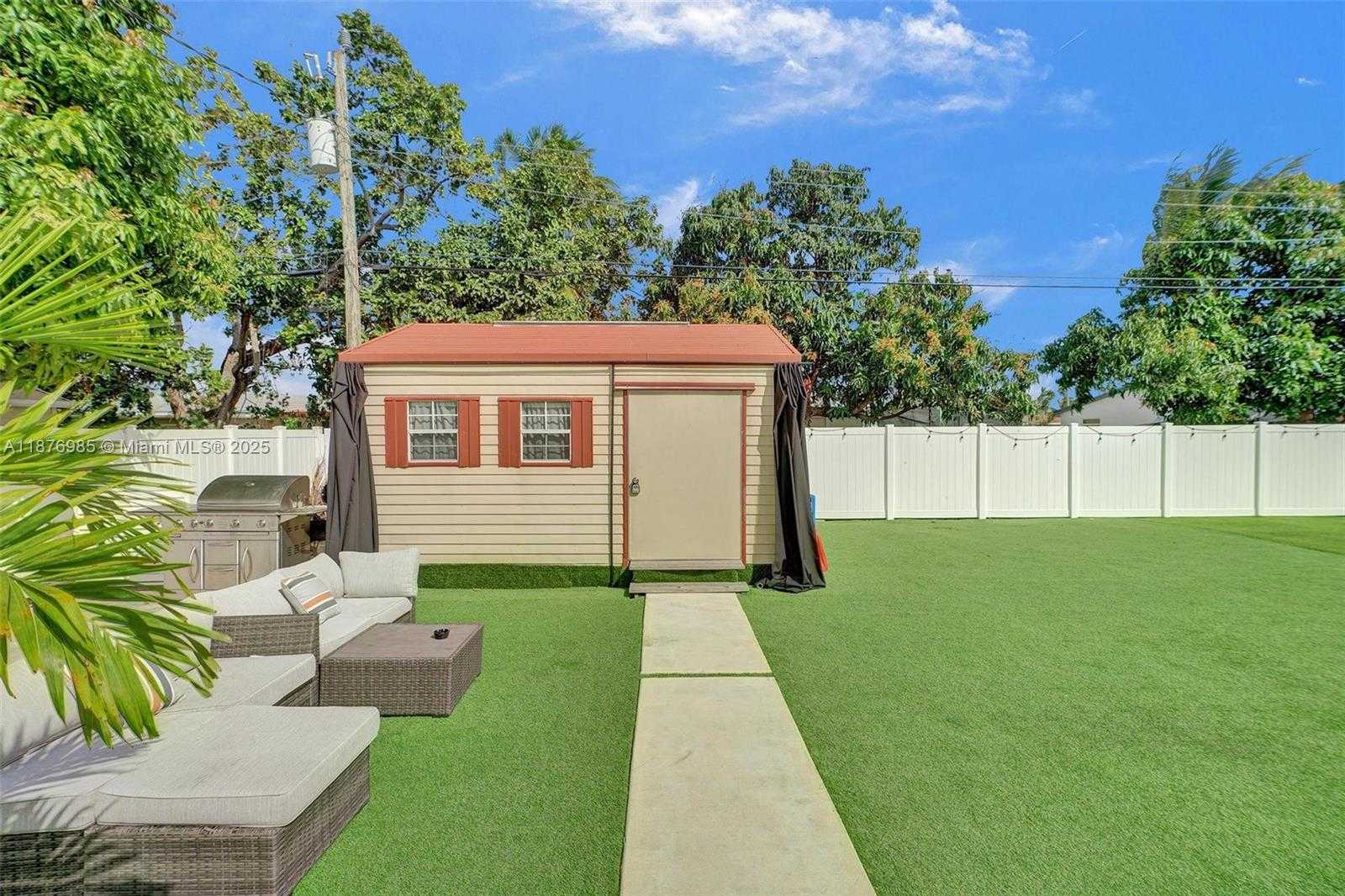 Small Image of 19625 NORTH WEST NW 6TH PL, Miami Gardens Number 42