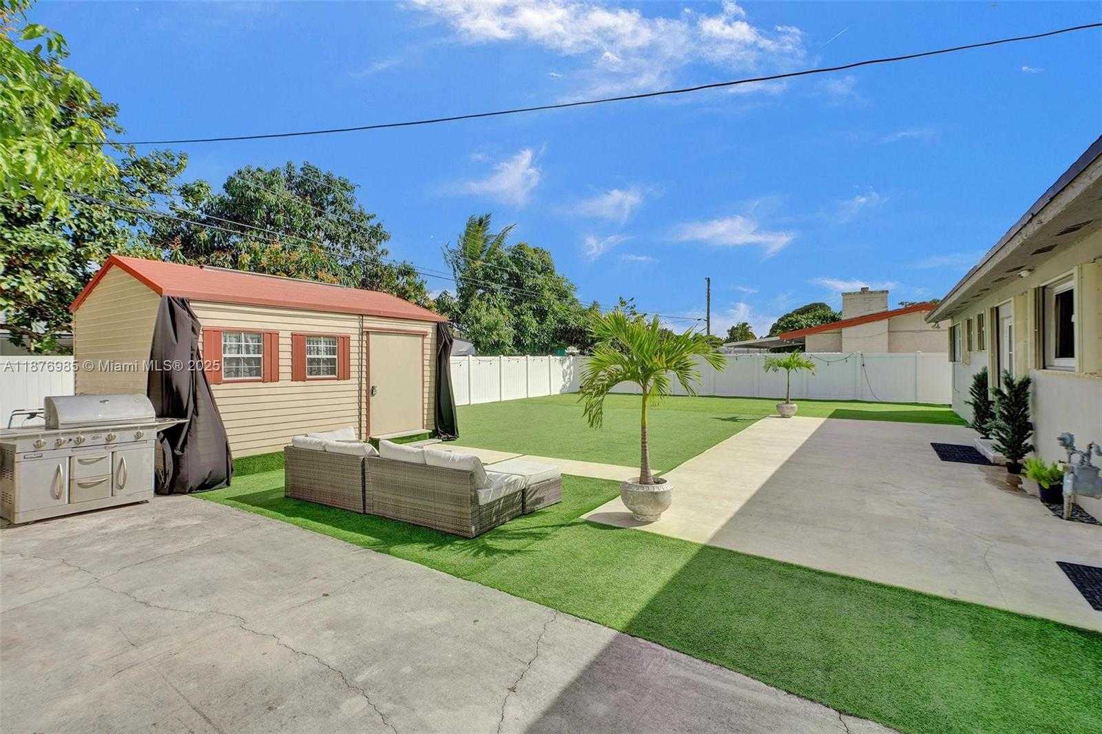 Small Image of 19625 NORTH WEST NW 6TH PL, Miami Gardens Number 44
