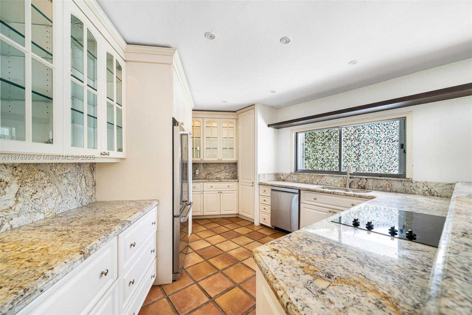 Small Image of 2120 SOUTH BAYSHORE DR, Miami Number 13