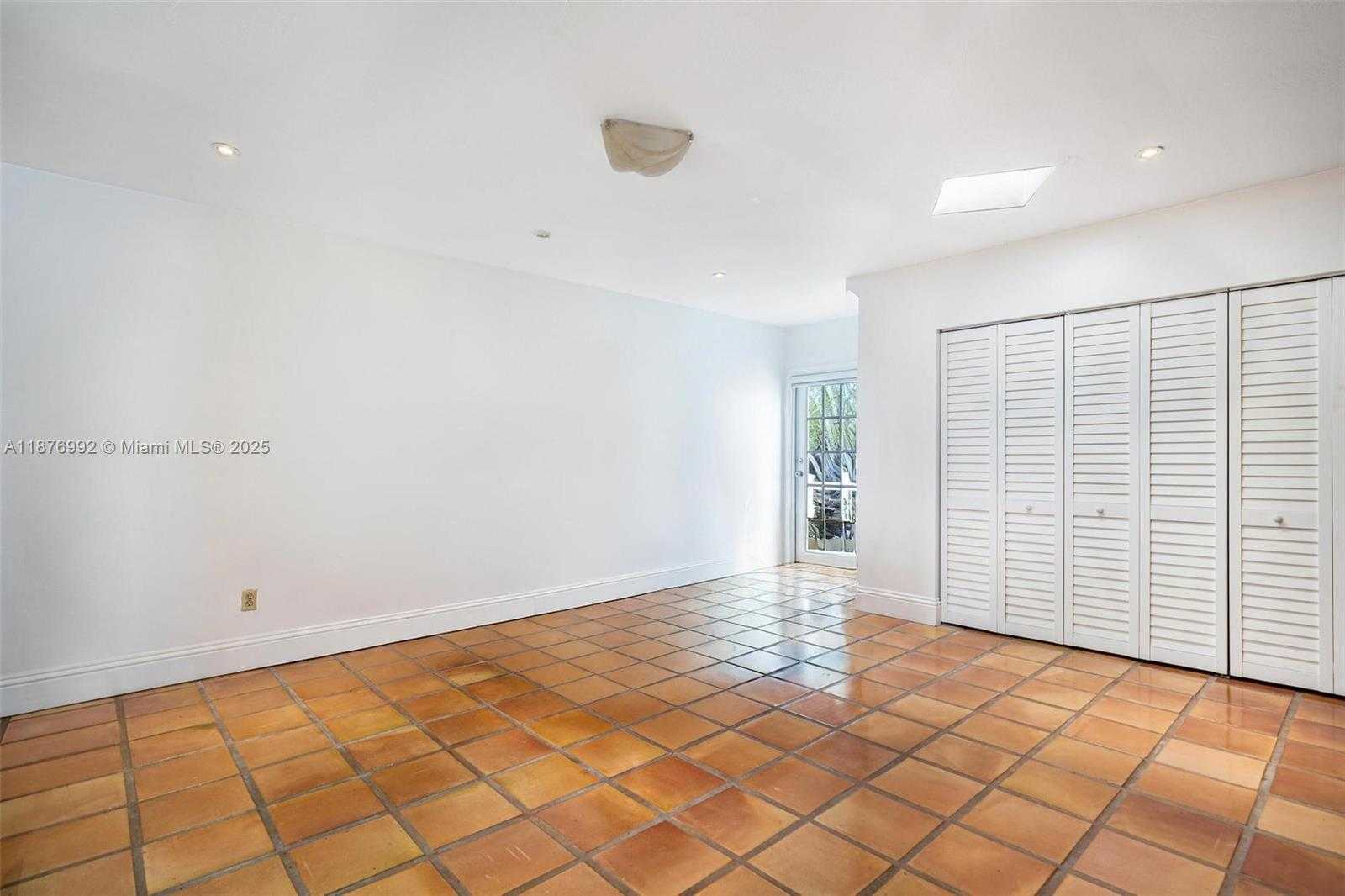 Small Image of 2120 SOUTH BAYSHORE DR, Miami Number 16