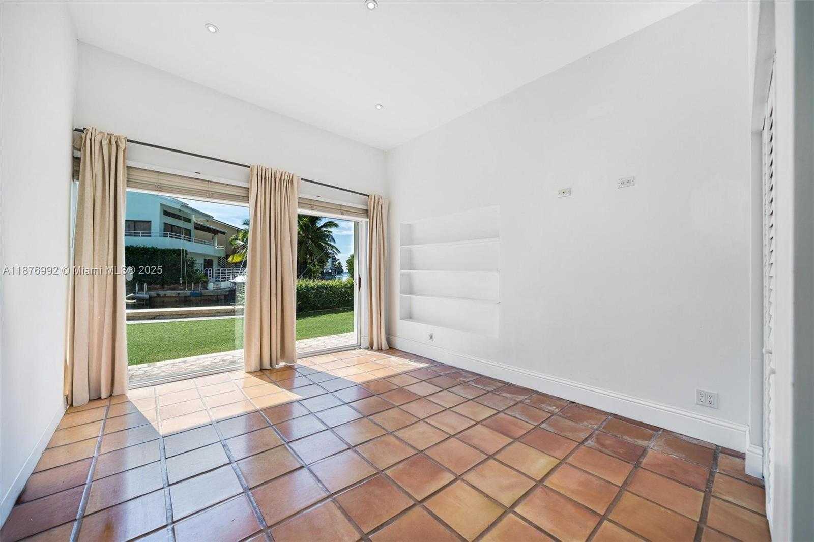 Small Image of 2120 SOUTH BAYSHORE DR, Miami Number 18